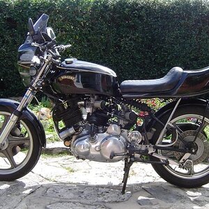 BillThomas-CustomVincent-2-2012.jpg
